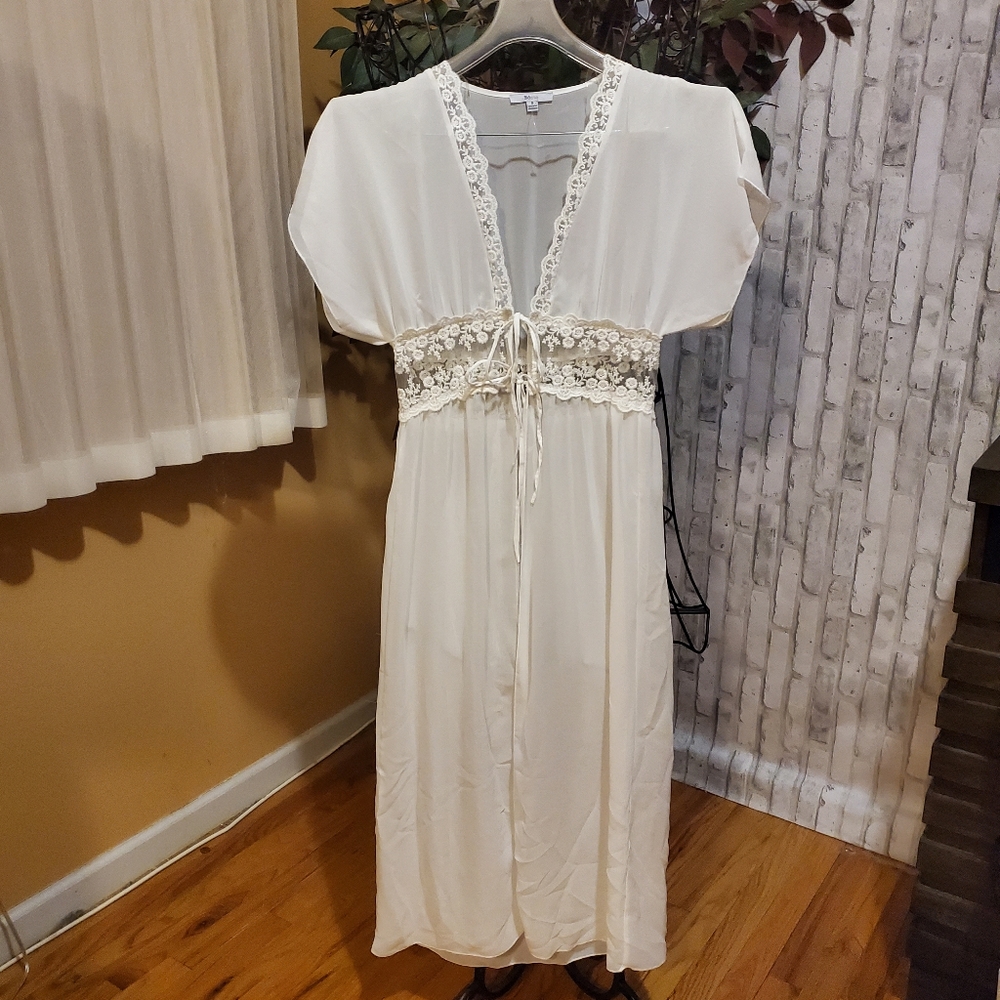 Blashe White Lace Embellished Kimono